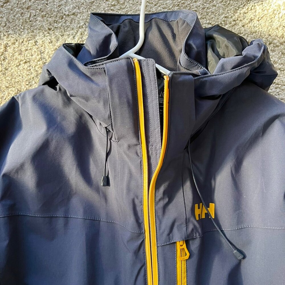 Helly Hansen Men's Large Primaloft Insulated Ski Jacket, Excellent Condition.